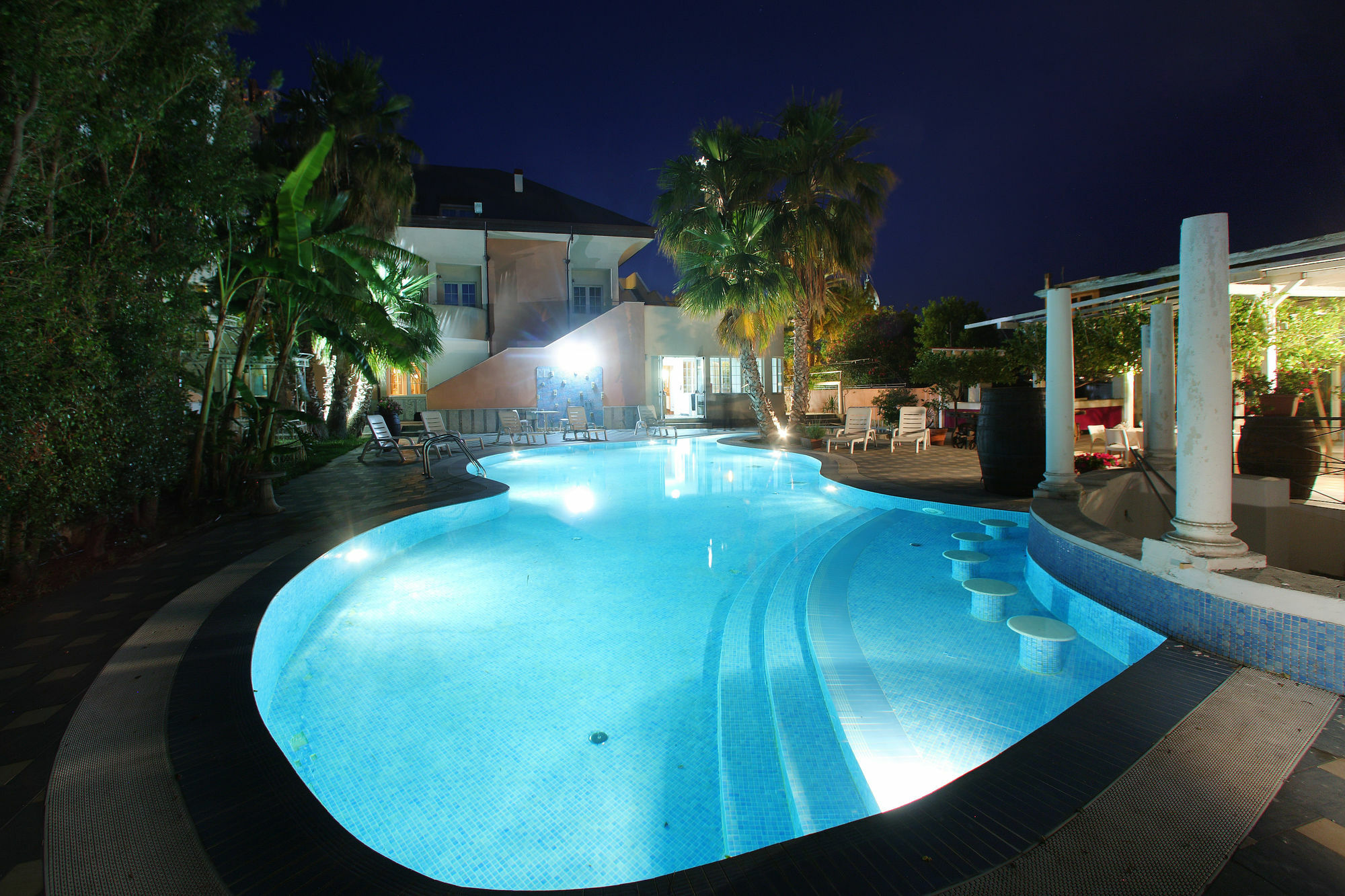 Regent Beach Hotel & Apartments 雷焦卡拉布里亚 外观 照片
